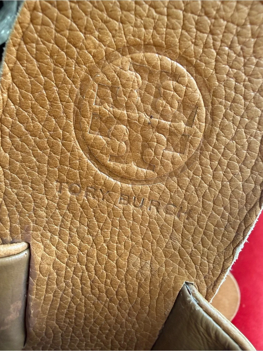 Tory Burch Amanda wedge women size 8 Tan Leather Wedge Sandals with Logo Emblem